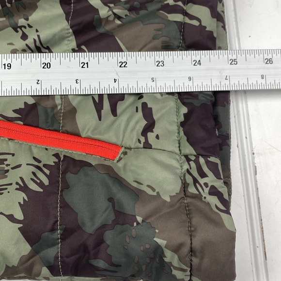 the North Face camo print medium weight zip up jacket L - Picture 9 of 15